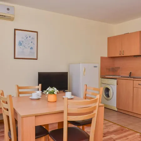 Crown And Imperial Apartment Sveti Vlas