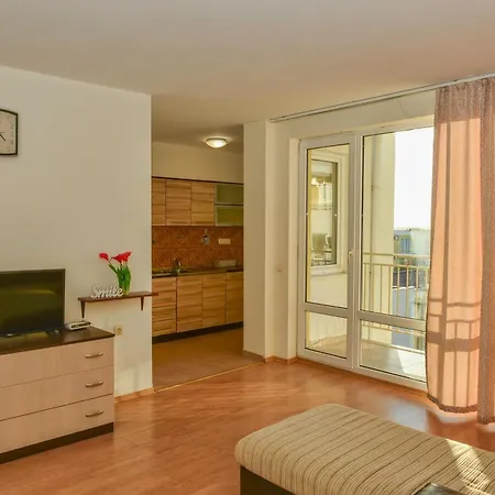 Crown And Imperial Apartment